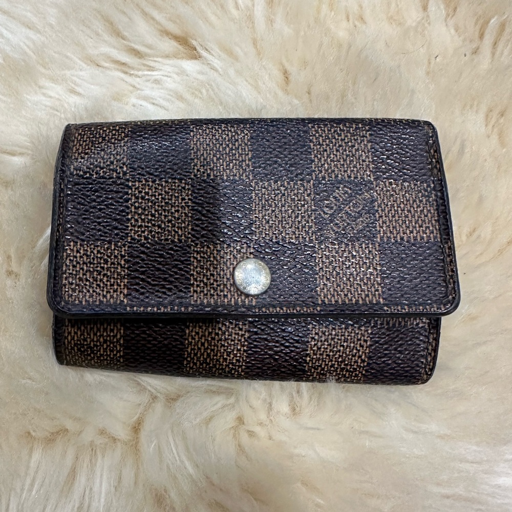 LV Damier Ebene key holder